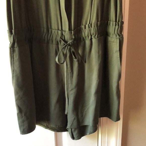 Romper - Picture 2 of 7